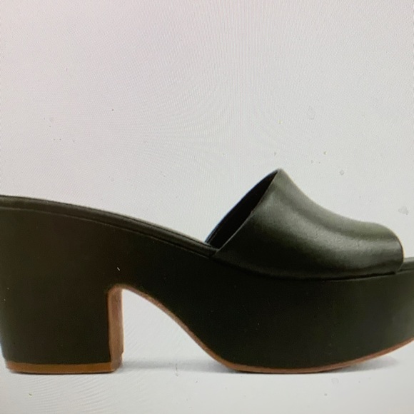 Shoes - Shu Shop Giza Platform High Heel Sandals in Olive Green Size 11